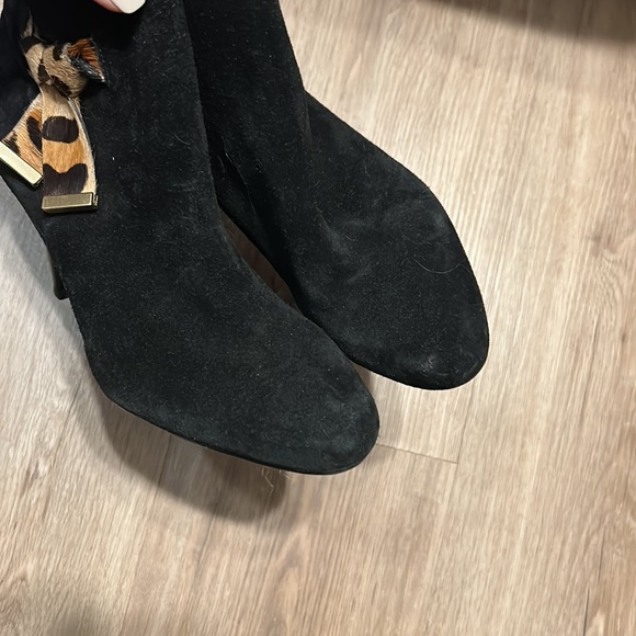 Talbots Black suede heeled ankle boots with leopard print bows on sides. NWT - Picture 6 of 12